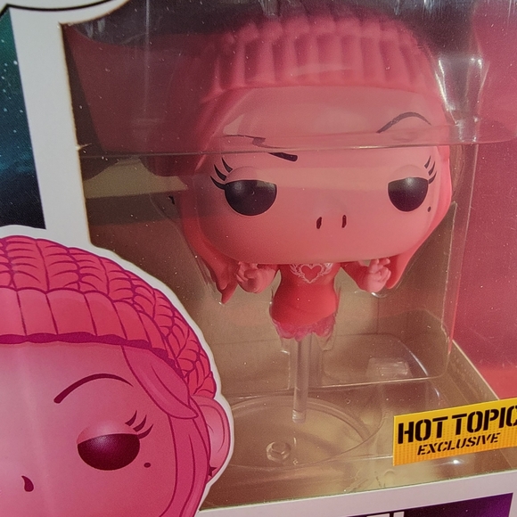 Izabel hot topic exclusive funko # 12 (nib) with pop protector - Picture 3 of 7